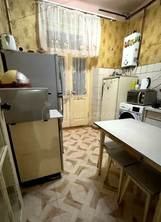 3 Սենյականոց Բնակարան Քարե Շենքում, 89քմ, 2/5 հարկ, Կոսմետիկ Վերանորոգված