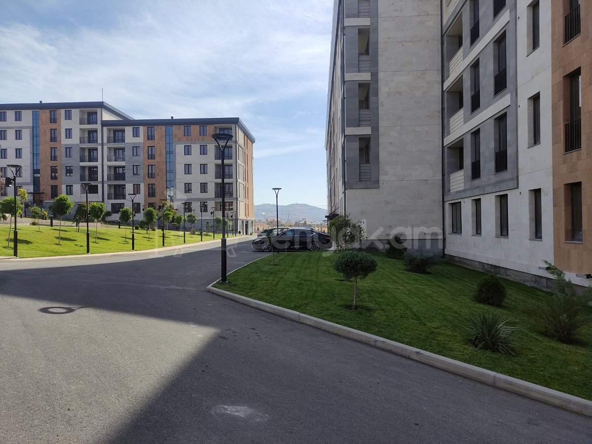 2 Սենյականոց Բնակարան Նորակառույցում, 47քմ, 5/5 հարկ, Զրոյական Վիճակում