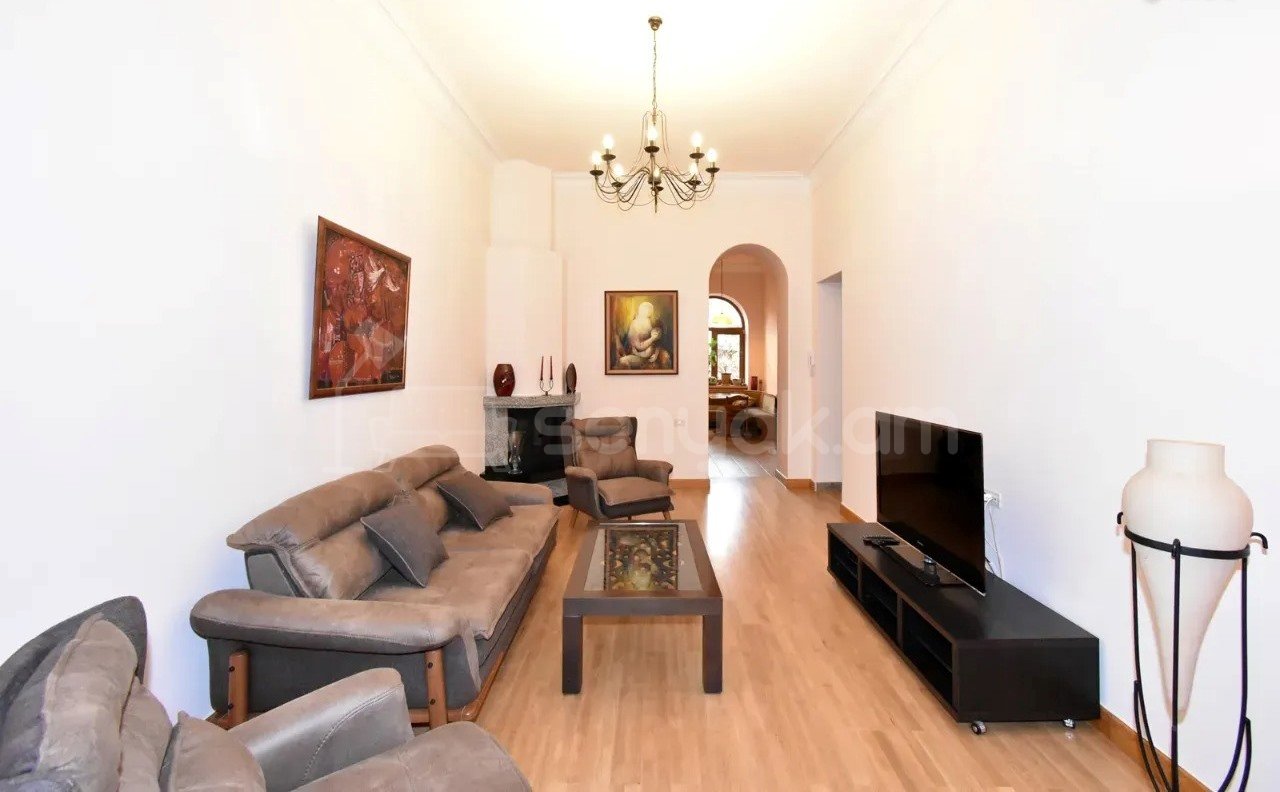 2 Սենյականոց Բնակարան Քարե Շենքում, 69քմ, 4/4 հարկ, Կապիտալ Վերանորոգված