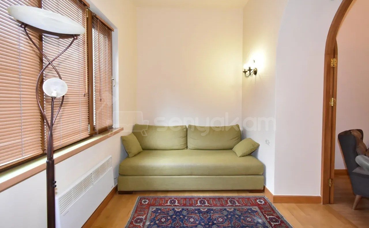 2 Սենյականոց Բնակարան Քարե Շենքում, 69քմ, 4/4 հարկ, Կապիտալ Վերանորոգված