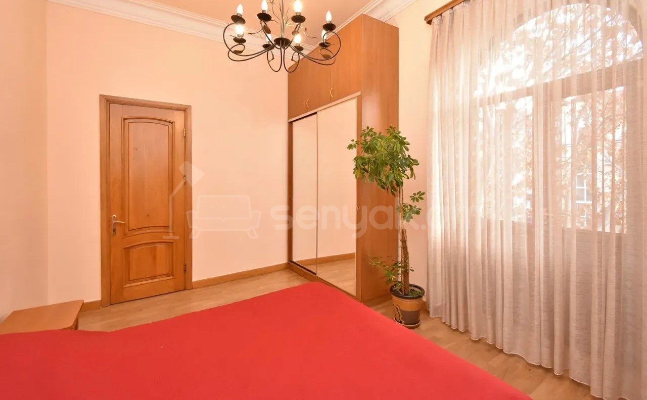 2 Սենյականոց Բնակարան Քարե Շենքում, 69քմ, 4/4 հարկ, Կապիտալ Վերանորոգված