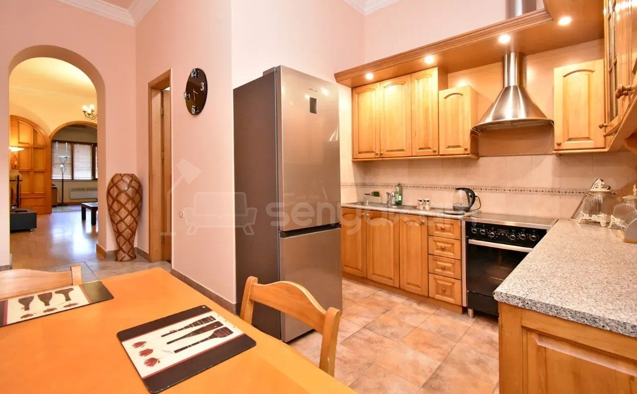 2 Սենյականոց Բնակարան Քարե Շենքում, 69քմ, 4/4 հարկ, Կապիտալ Վերանորոգված