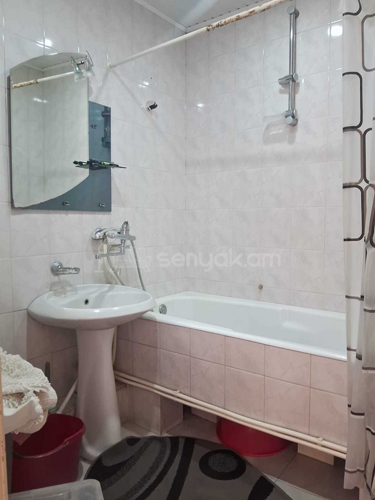 3 Սենյականոց Բնակարան, 80քմ, 9/9 հարկ, Նորմալ Վիճակում