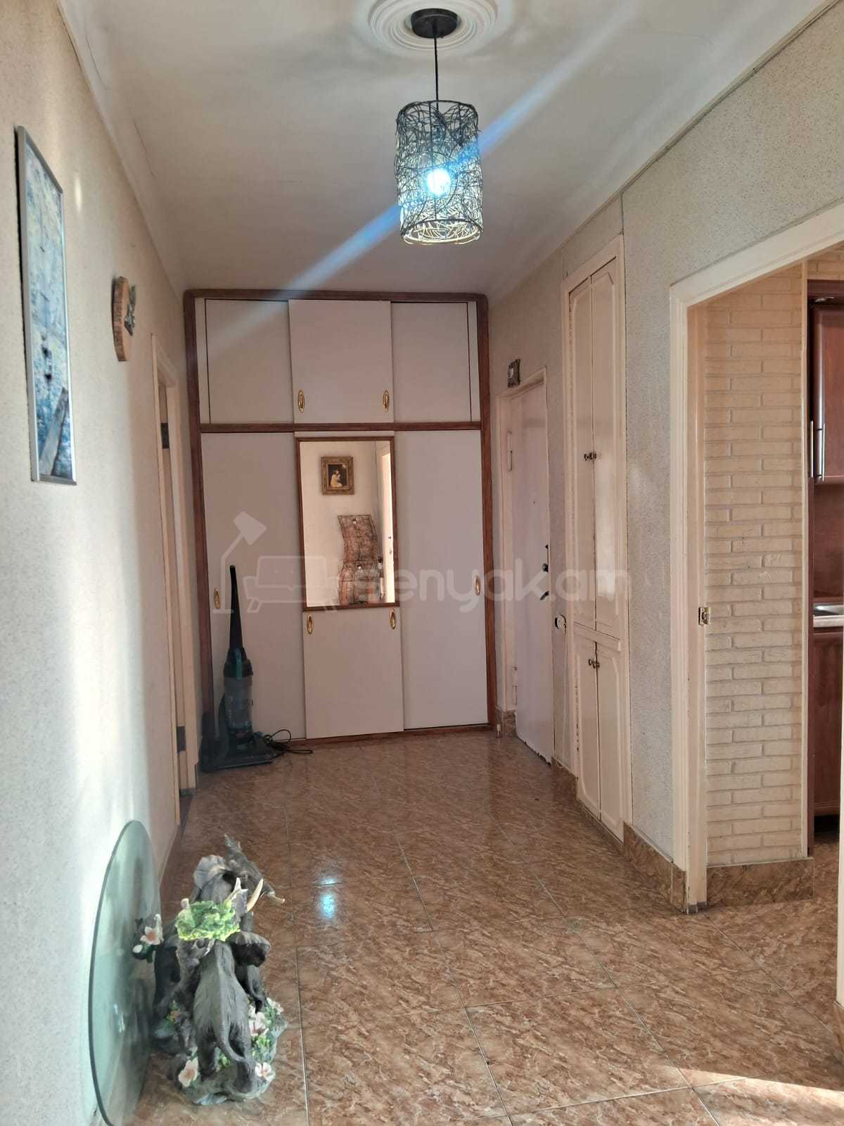 3 Սենյականոց Բնակարան, 80քմ, 9/9 հարկ, Նորմալ Վիճակում