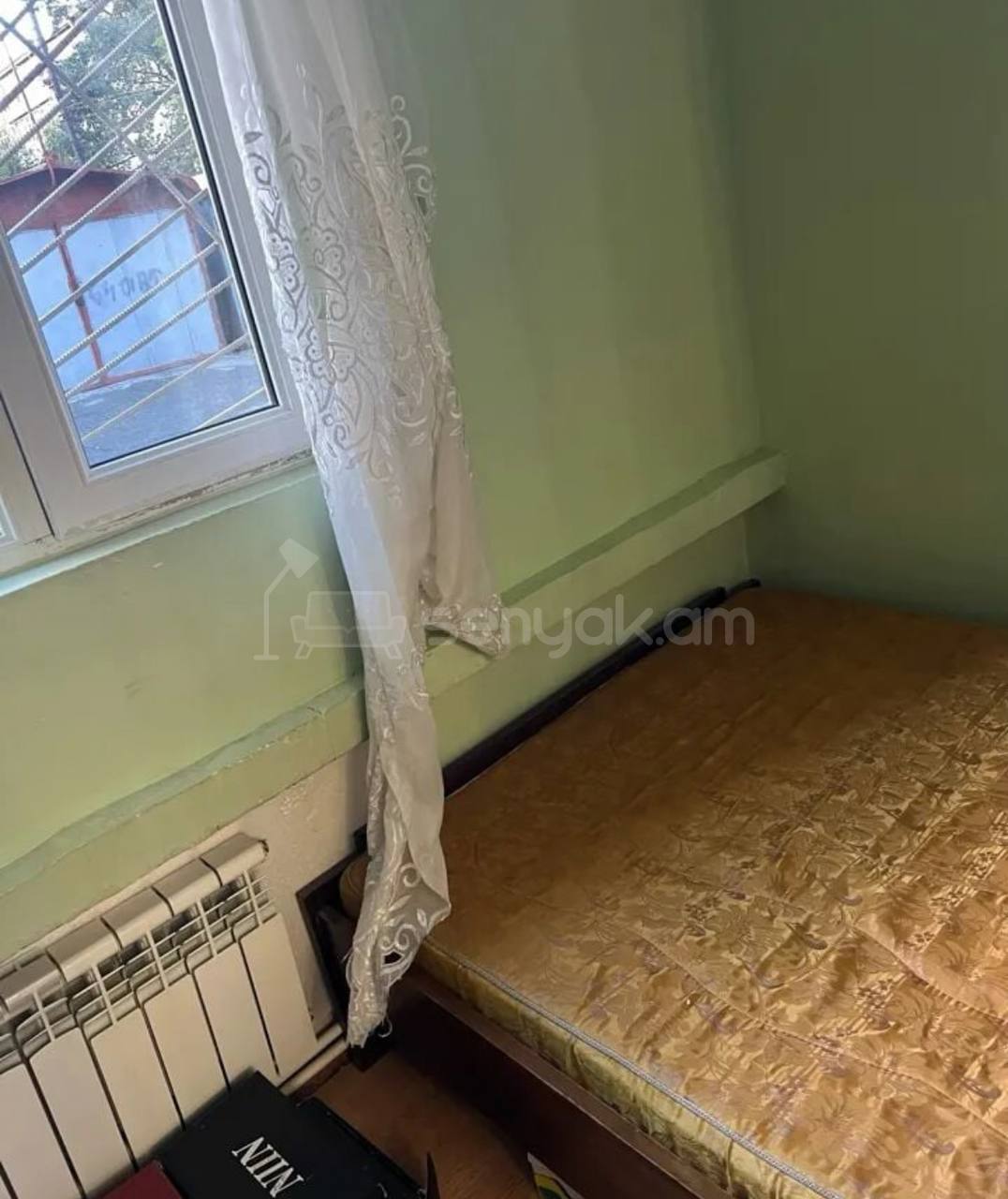 3 Սենյականոց Բնակարան Քարե Շենքում, 50քմ, 1/9 հարկ, Նորմալ Վիճակում, Կահավորված