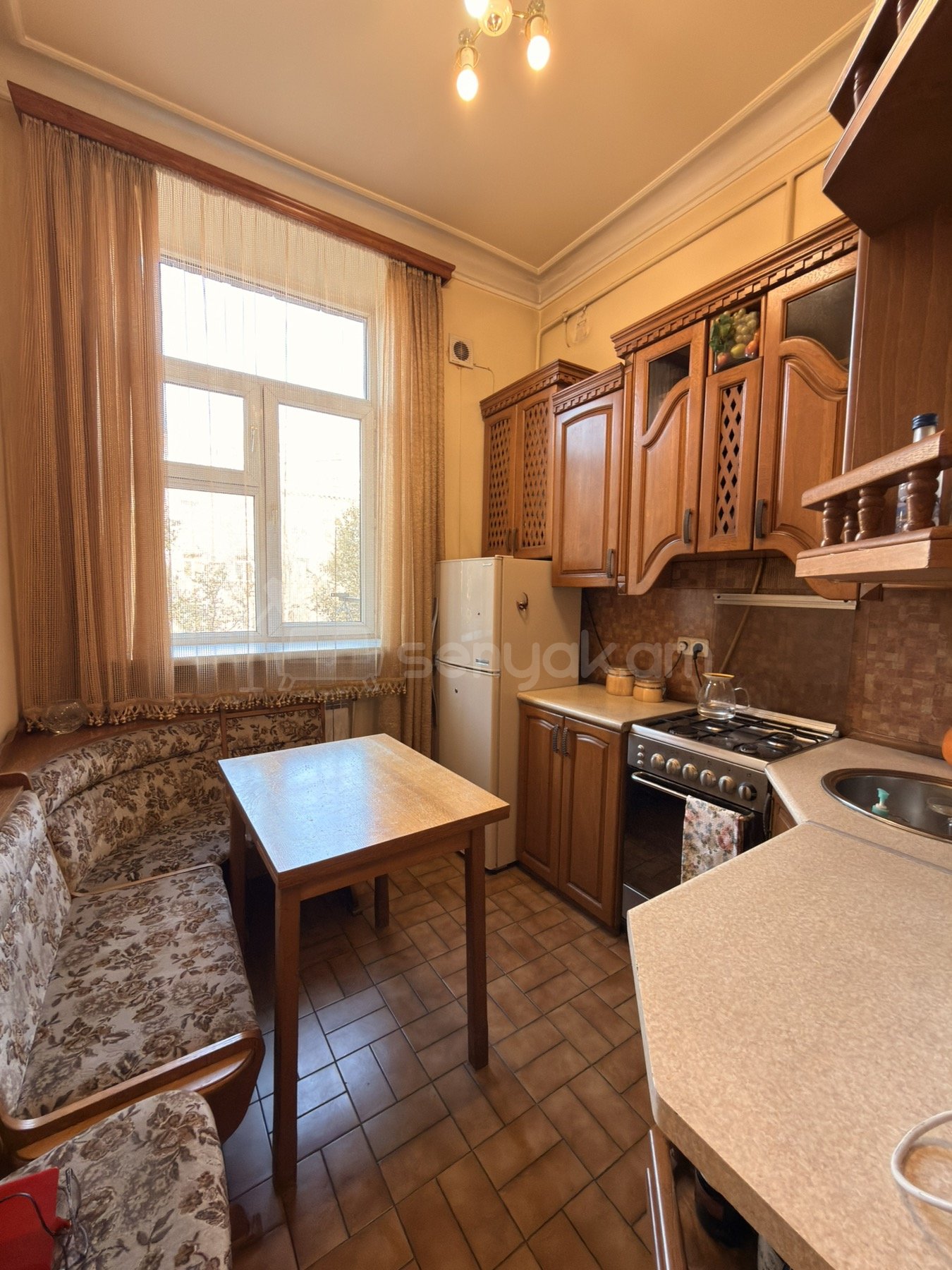 1 Սենյականոց Բնակարան Քարե Շենքում, 34քմ, 3/4 հարկ, Կապիտալ Վերանորոգված