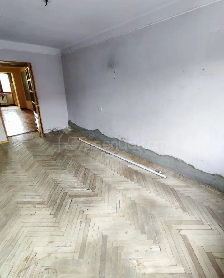 3 Սենյականոց Բնակարան Քարե Շենքում, 72քմ, 2/5 հարկ, Կապիտալ Վերանորոգված