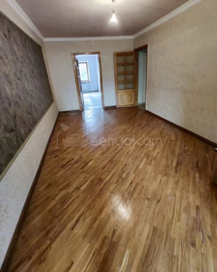 3 Սենյականոց Բնակարան Քարե Շենքում, 72քմ, 2/5 հարկ, Կապիտալ Վերանորոգված