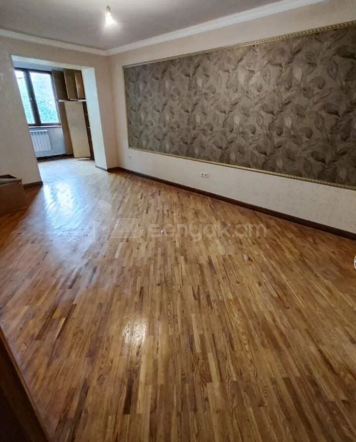 3 Սենյականոց Բնակարան Քարե Շենքում, 75քմ, 2/5 հարկ, Կոսմետիկ Վերանորոգված