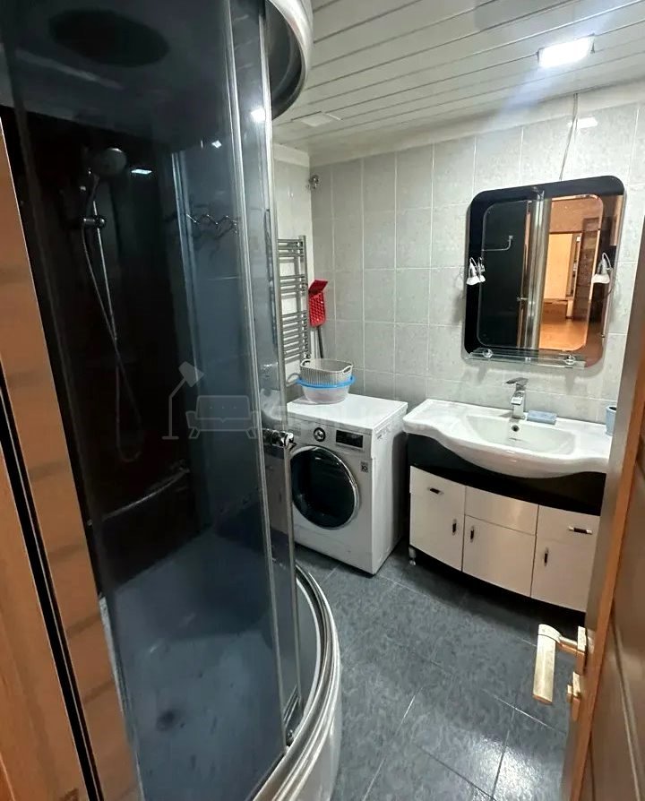 4 Սենյականոց Բնակարան, 85քմ, 8/9 հարկ, Կոսմետիկ Վերանորոգված