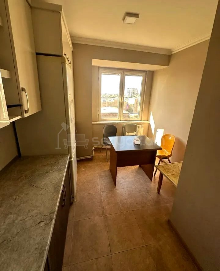 4 Սենյականոց Բնակարան, 85քմ, 8/9 հարկ, Կոսմետիկ Վերանորոգված