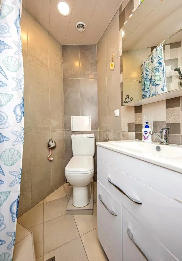 2 Սենյականոց Բնակարան Քարե Շենքում, 59քմ, 4/5 հարկ, Կապիտալ Վերանորոգված