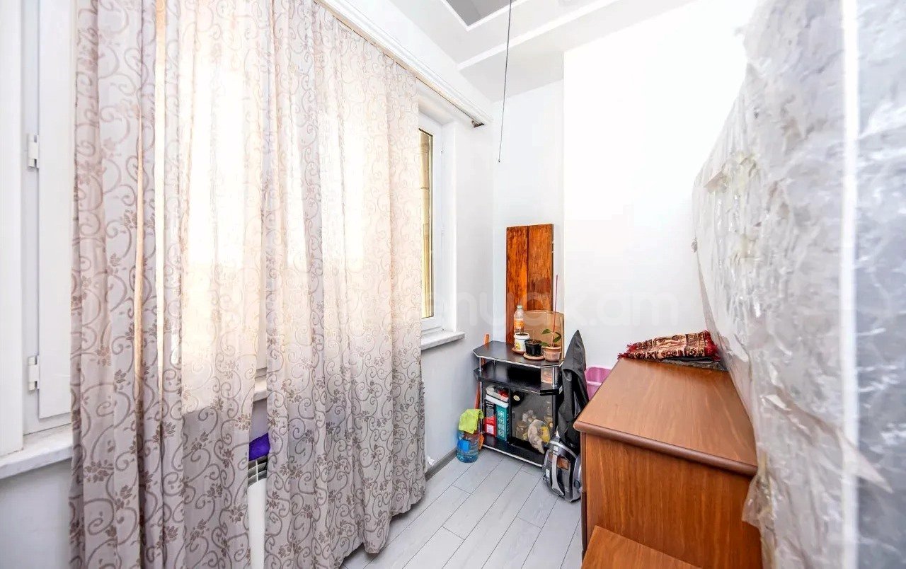 2 Սենյականոց Բնակարան Քարե Շենքում, 59քմ, 4/5 հարկ, Կապիտալ Վերանորոգված