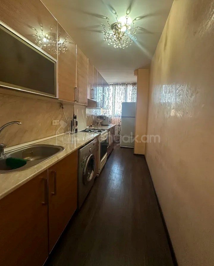 3 Սենյականոց Բնակարան, 74քմ, 8/9 հարկ, Կապիտալ Վերանորոգված