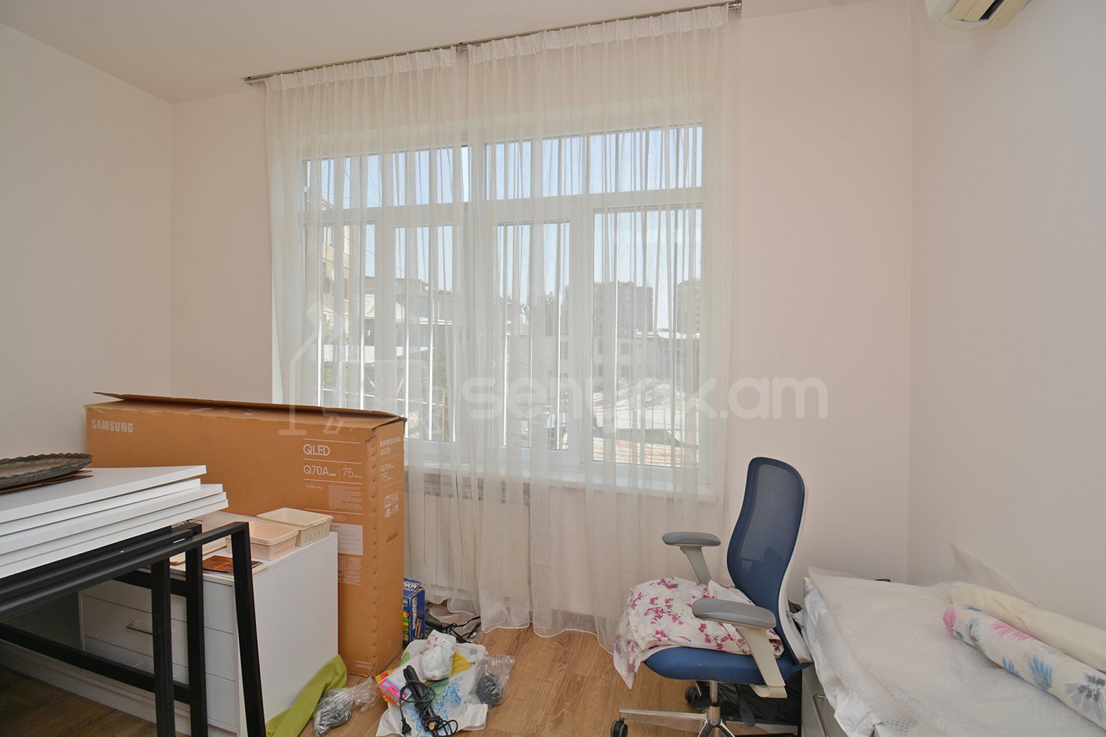 3 Սենյականոց Բնակարան Քարե Շենքում, 107քմ, 2/4 հարկ, Դիզայներական Վերանորոգված