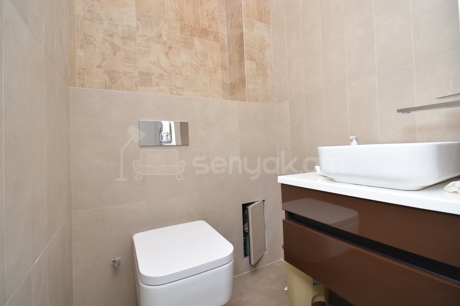 3 Սենյականոց Բնակարան Քարե Շենքում, 107քմ, 2/4 հարկ, Դիզայներական Վերանորոգված