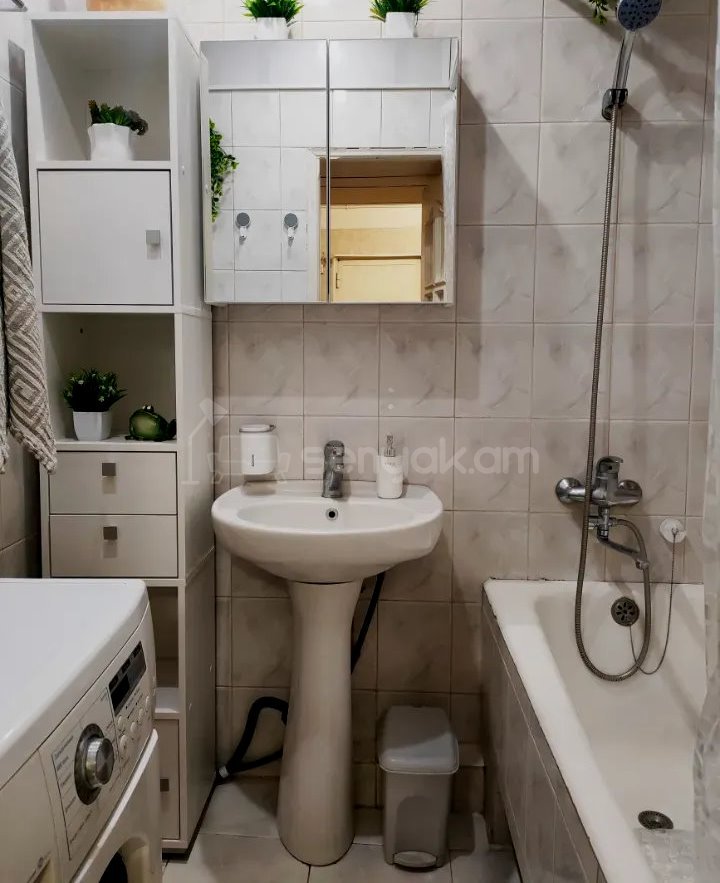 3 Սենյականոց Բնակարան, 73քմ, 9/9 հարկ, Կոսմետիկ Վերանորոգված