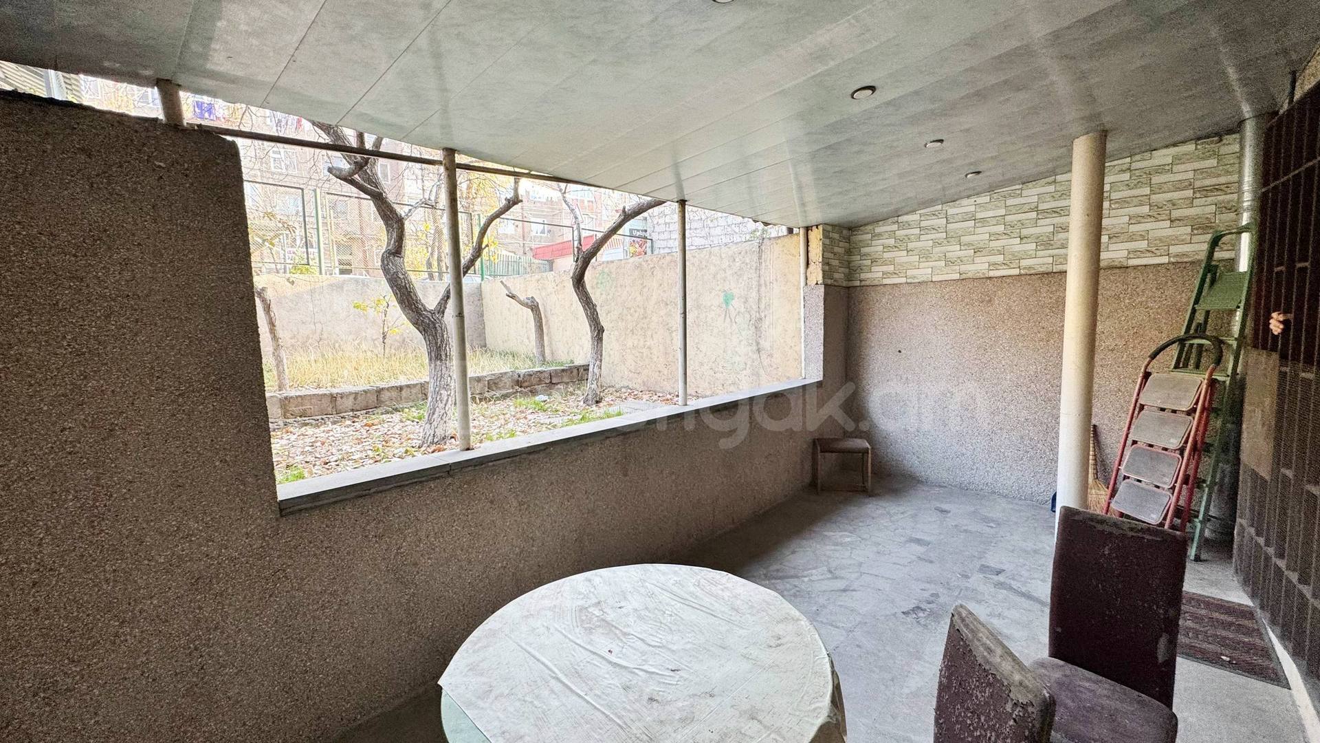 3 Սենյականոց Բնակարան Քարե Շենքում, 115քմ, 1/5 հարկ, Կապիտալ Վերանորոգված