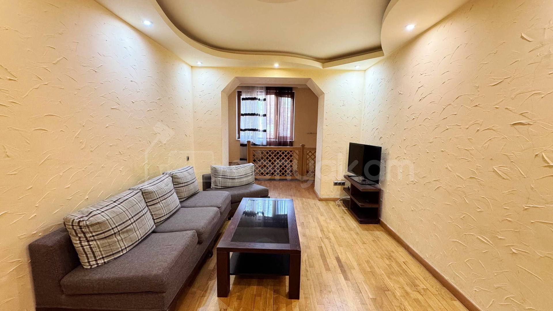 3 Սենյականոց Բնակարան Քարե Շենքում, 115քմ, 1/5 հարկ, Կապիտալ Վերանորոգված