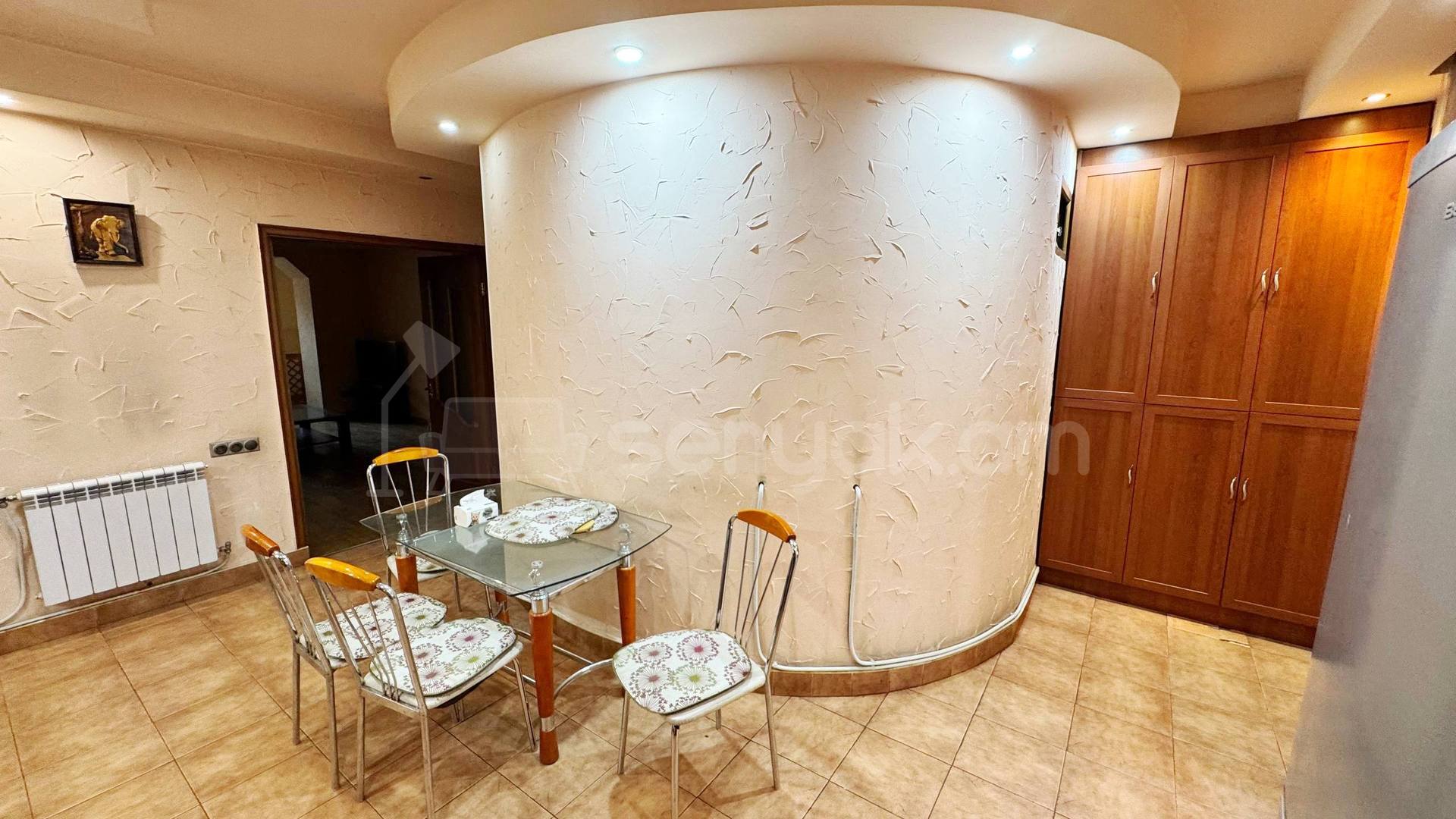 3 Սենյականոց Բնակարան Քարե Շենքում, 115քմ, 1/5 հարկ, Կապիտալ Վերանորոգված