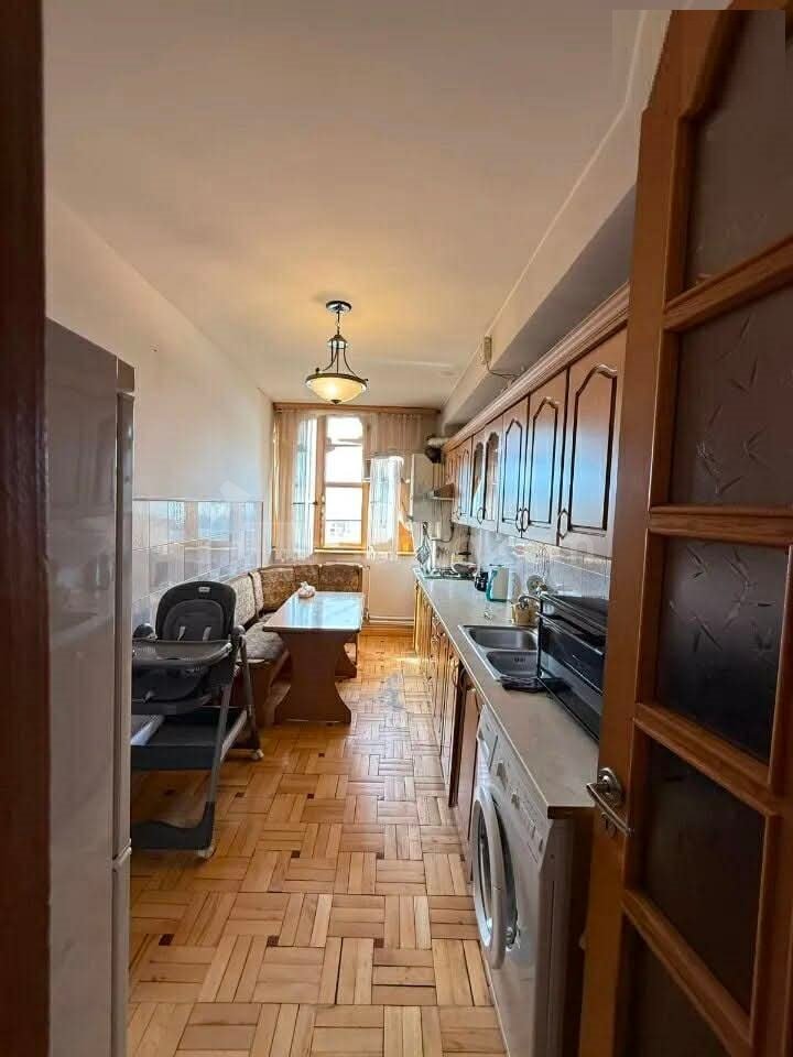 4 Սենյականոց Բնակարան, 100քմ, 8/9 հարկ, Նորմալ Վիճակում