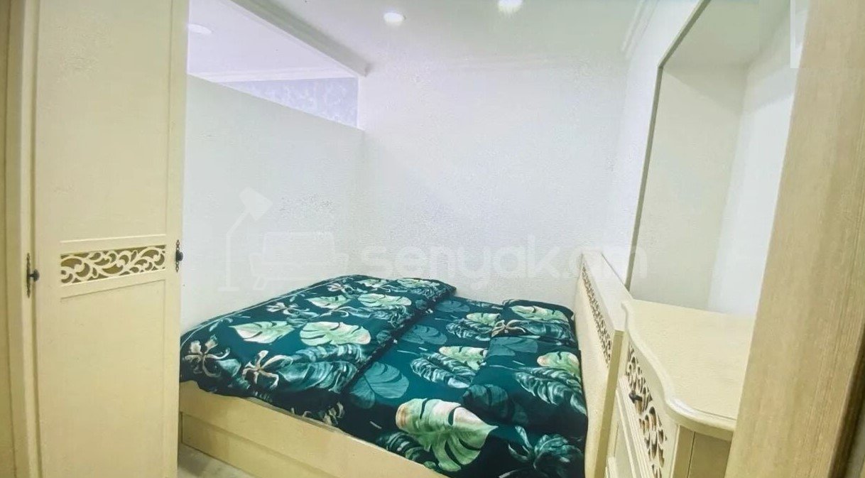 2 Սենյականոց Բնակարան Քարե Շենքում, 33քմ, 5/5 հարկ, Կապիտալ Վերանորոգված