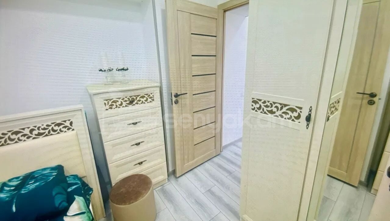 2 Սենյականոց Բնակարան Քարե Շենքում, 33քմ, 5/5 հարկ, Կապիտալ Վերանորոգված