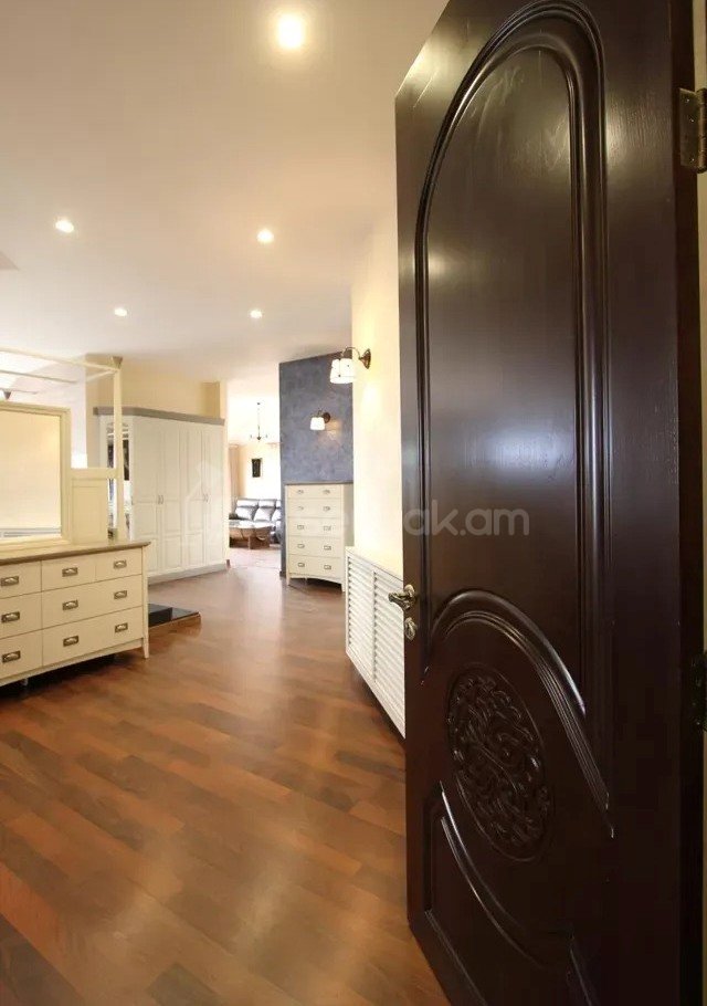 7 Սենյականոց Բնակարան Նորակառույցում, 340քմ, 5/5 հարկ, Կապիտալ Վերանորոգված, Կահավորված, Արևկող