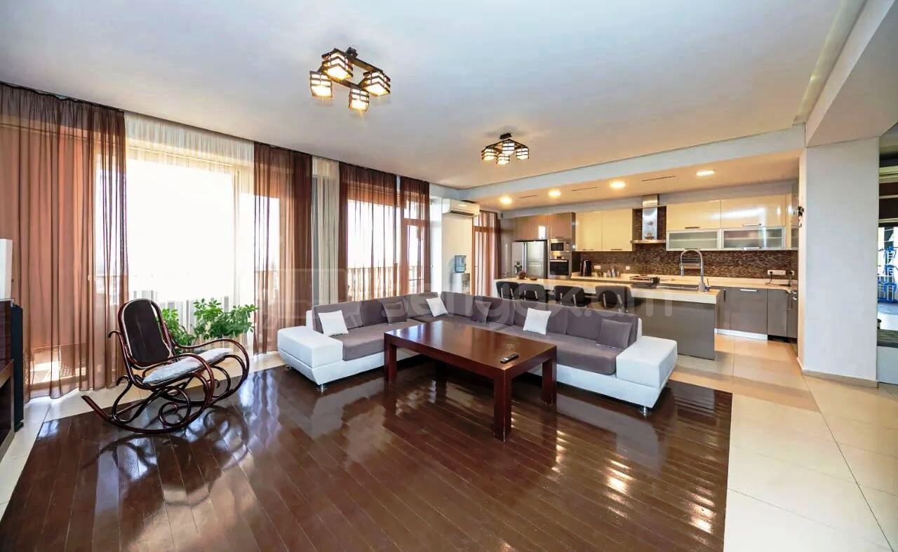 4 Սենյականոց Բնակարան Նորակառույցում, 167քմ, 4/5 հարկ, Կապիտալ Վերանորոգված