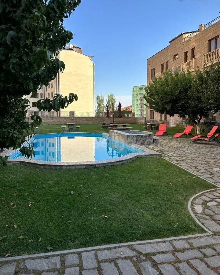 2 Սենյականոց Բնակարան Նորակառույցում, 70քմ, 3/3 հարկ, Կապիտալ Վերանորոգված, Կահավորված