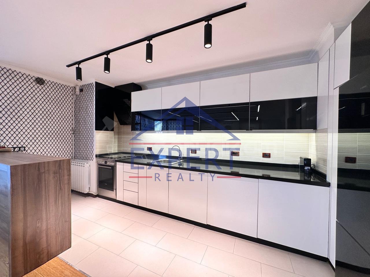 Նորակառույց Օֆիսային Տարածք, 130քմ