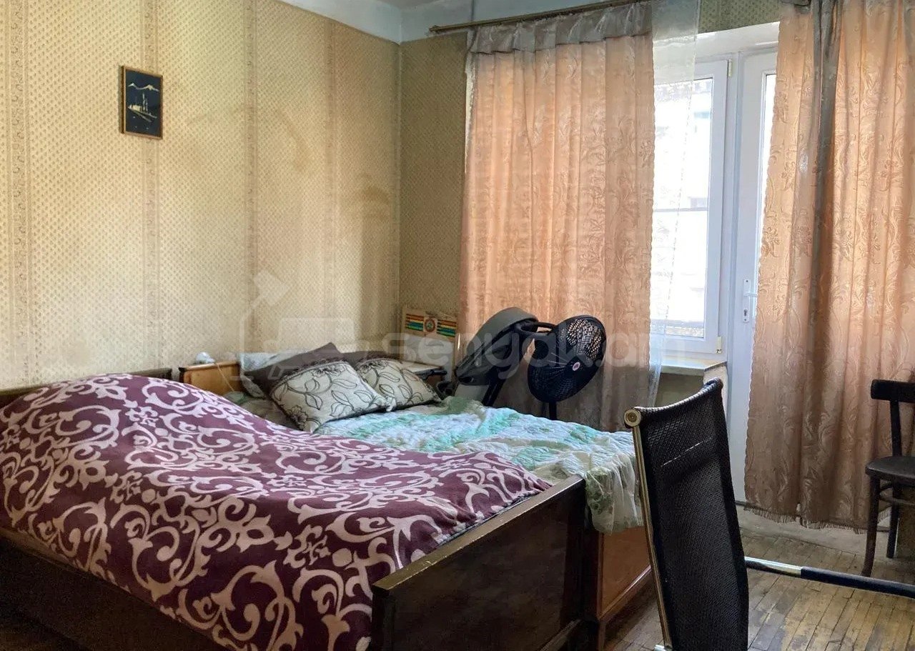 4 Սենյականոց Բնակարան Քարե Շենքում, 86քմ, 3/5 հարկ, Կապիտալ Վերանորոգված