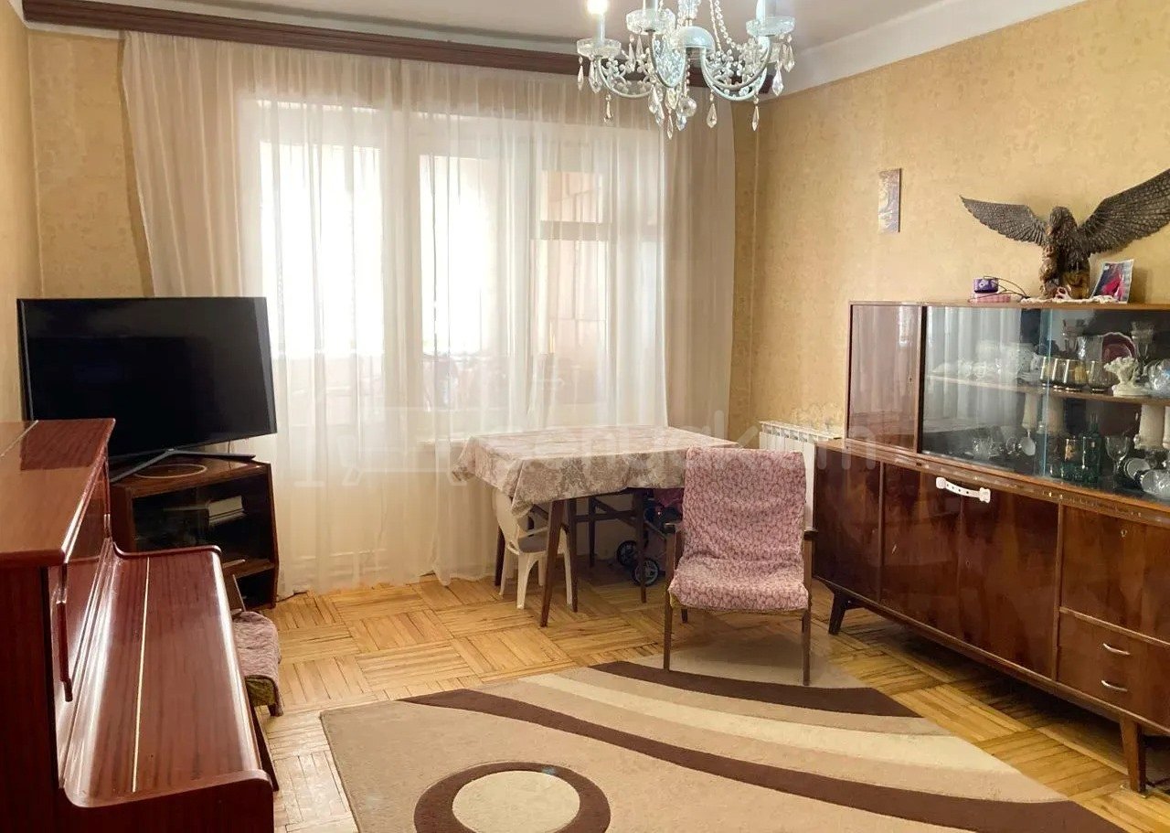 4 Սենյականոց Բնակարան Քարե Շենքում, 86քմ, 3/5 հարկ, Կապիտալ Վերանորոգված