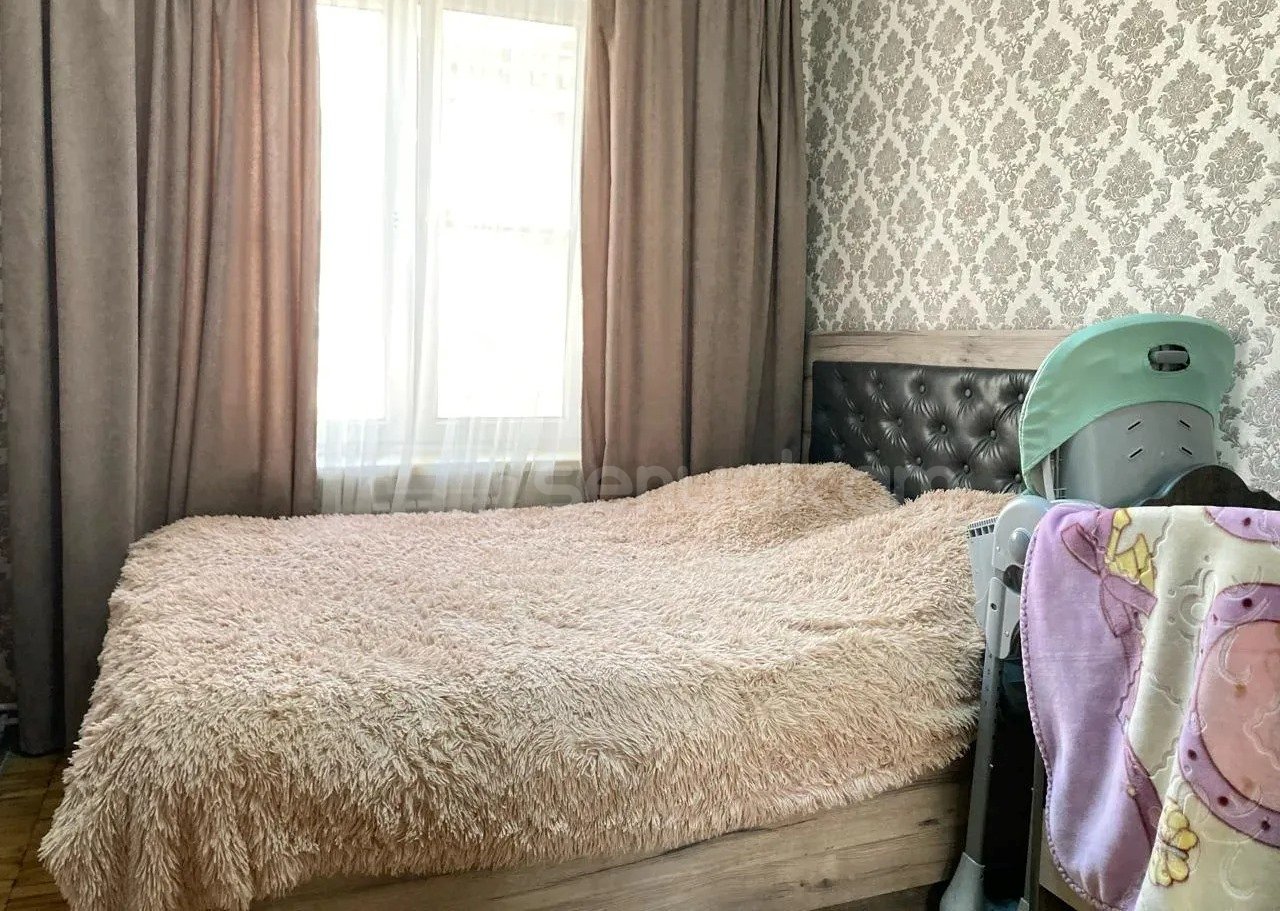 4 Սենյականոց Բնակարան Քարե Շենքում, 86քմ, 3/5 հարկ, Կապիտալ Վերանորոգված