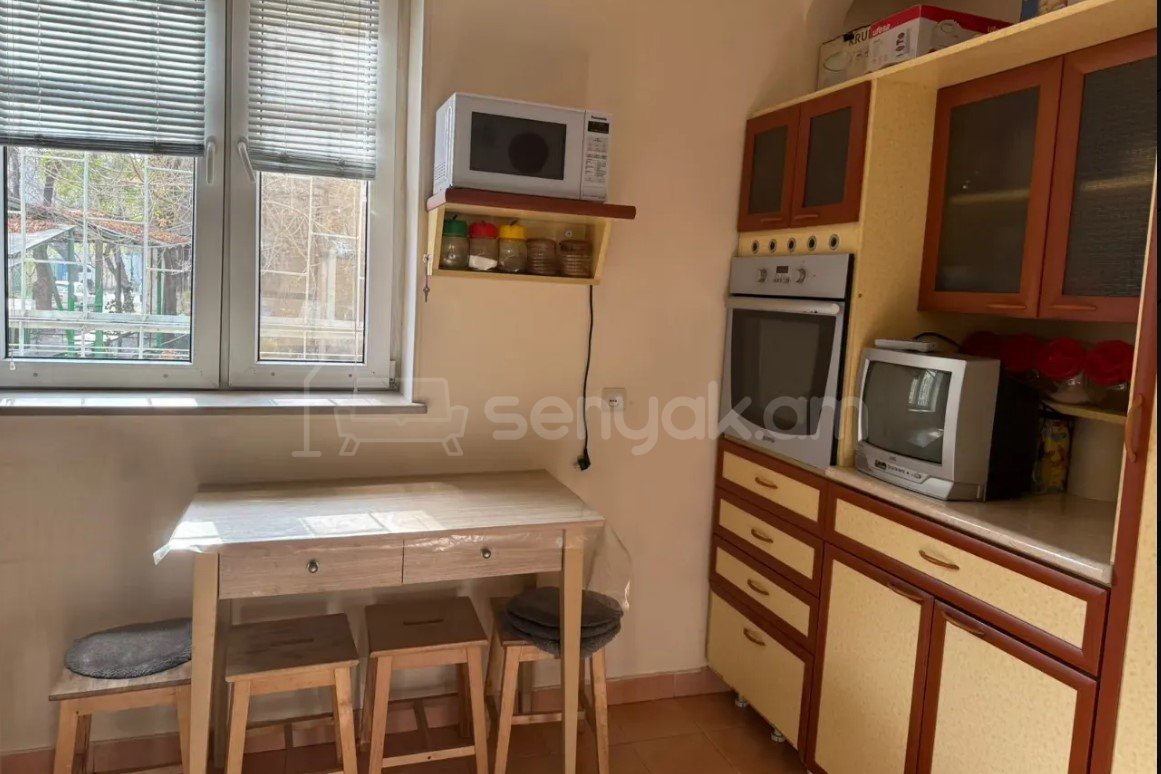 2 Սենյականոց Բնակարան Քարե Շենքում, 65քմ, 1/5 հարկ, Կապիտալ Վերանորոգված, Կահավորված