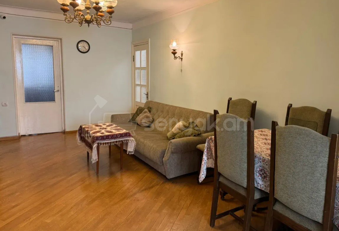 2 Սենյականոց Բնակարան Քարե Շենքում, 65քմ, 1/5 հարկ, Կապիտալ Վերանորոգված, Կահավորված