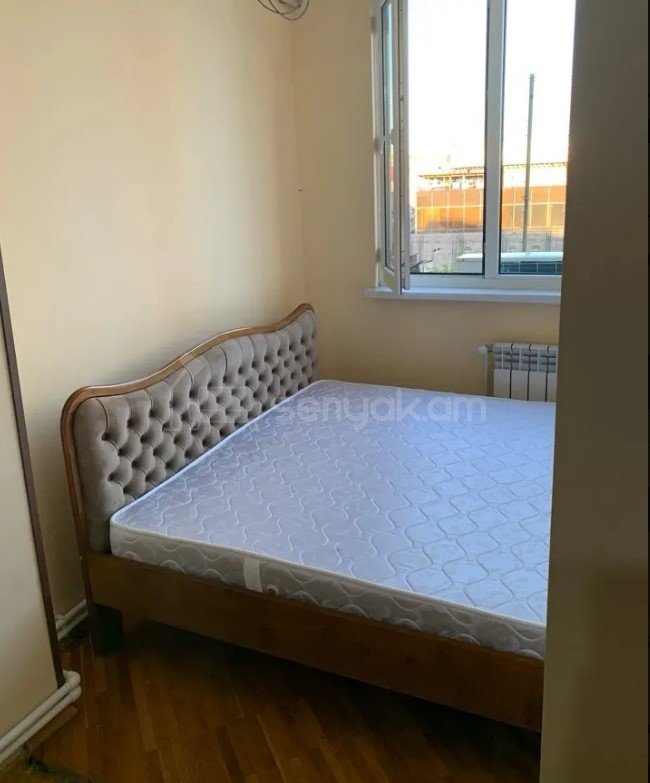 1 Սենյականոց Բնակարան Քարե Շենքում, 40քմ, 3/5 հարկ, Կապիտալ Վերանորոգված, Կահավորված