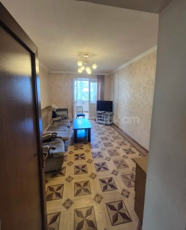 3 Սենյականոց Բնակարան Քարե Շենքում, 76քմ, 4/5 հարկ, Կապիտալ Վերանորոգված, Կահավորված