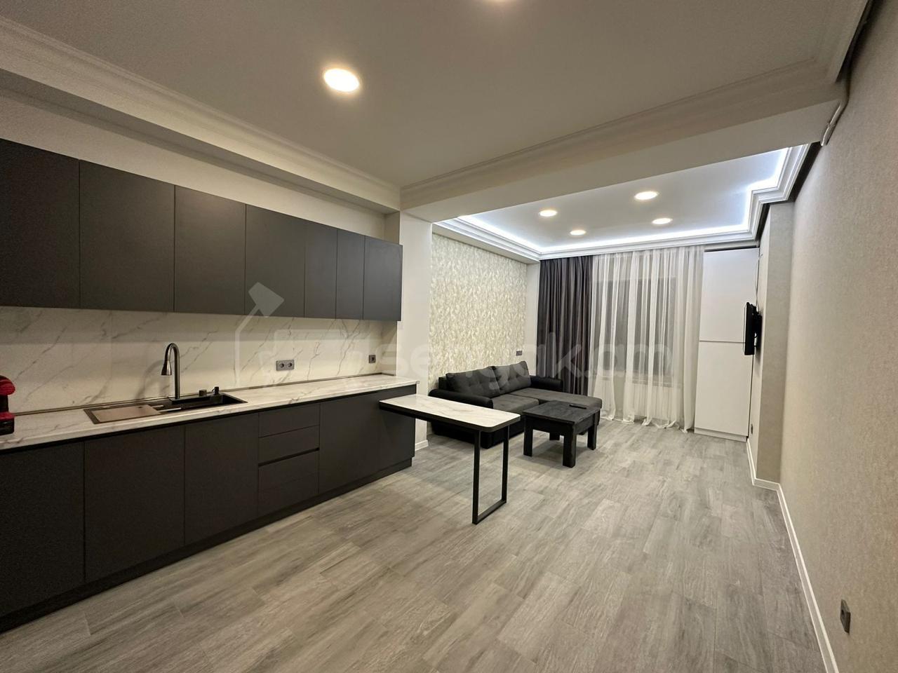 2 Սենյականոց Բնակարան, 60քմ, 10/15 հարկ, Դիզայներական Վերանորոգված, Կահավորված, Արևկող