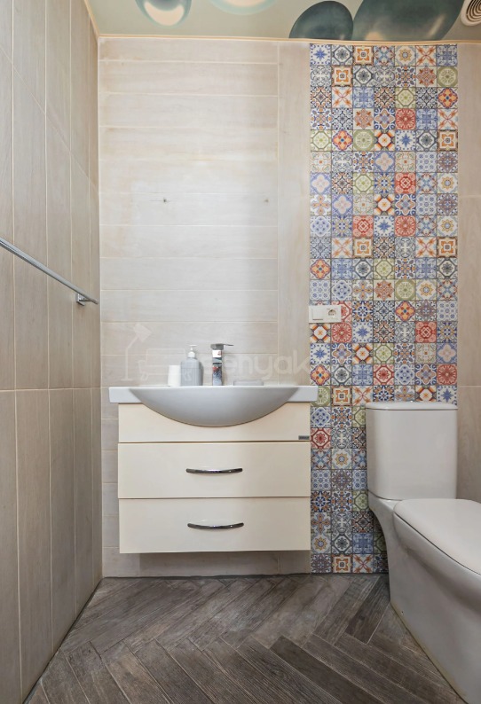 3 Սենյականոց Բնակարան Քարե Շենքում, 94քմ, 5/5 հարկ, Կապիտալ Վերանորոգված