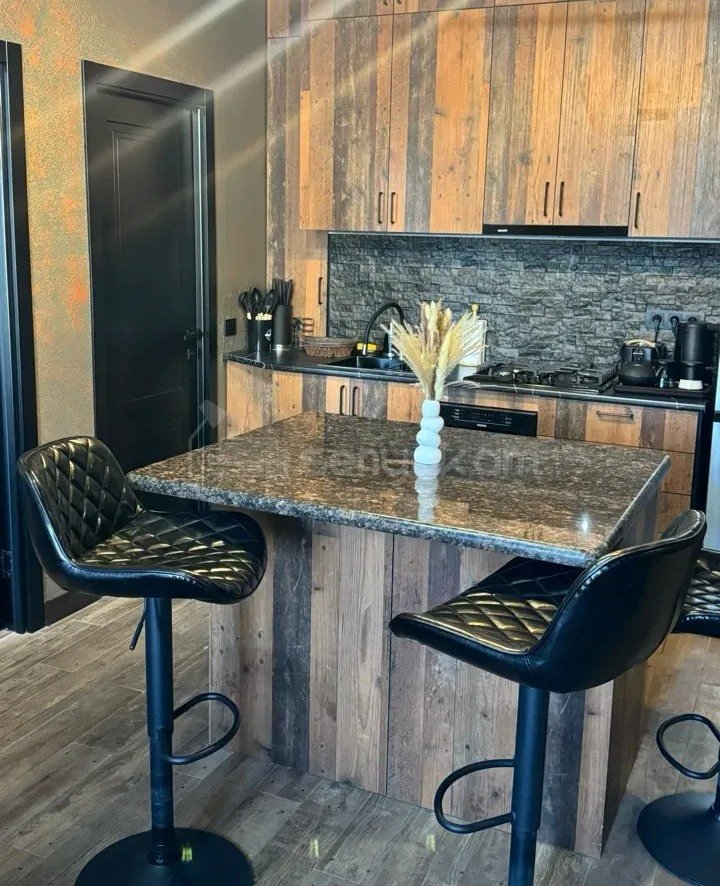 3 Սենյականոց Բնակարան Նորակառույցում, 80քմ, 4/5 հարկ, Դիզայներական Վերանորոգված, Կահավորված