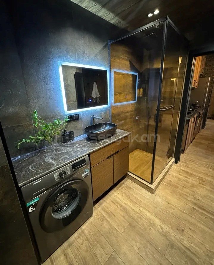 3 Սենյականոց Բնակարան Նորակառույցում, 80քմ, 4/5 հարկ, Դիզայներական Վերանորոգված, Կահավորված