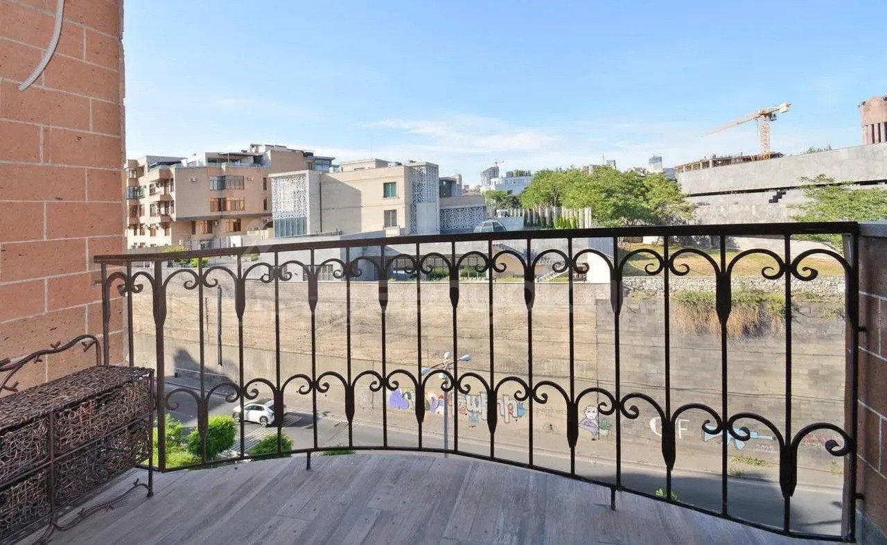 3 Սենյականոց Բնակարան Նորակառույցում, 80քմ, 4/5 հարկ, Դիզայներական Վերանորոգված, Կահավորված