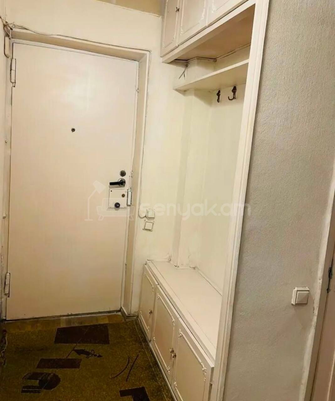 4 Սենյականոց Բնակարան Քարե Շենքում, 102քմ, 4/5 հարկ, Կոսմետիկ Վերանորոգված