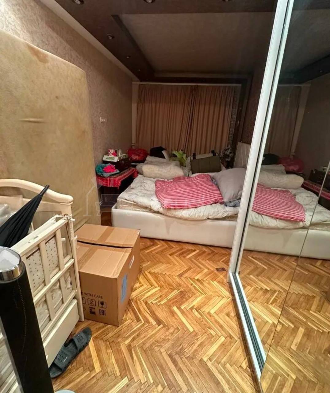 4 Սենյականոց Բնակարան Քարե Շենքում, 102քմ, 4/5 հարկ, Կոսմետիկ Վերանորոգված