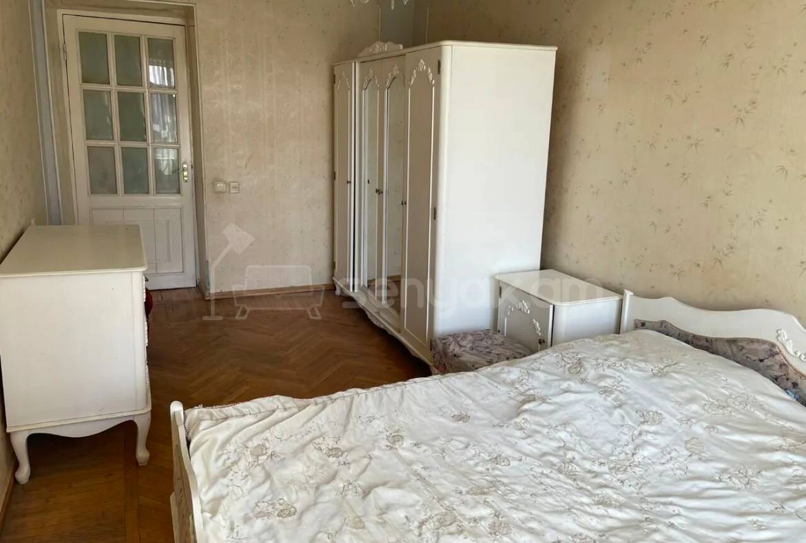 4 Սենյականոց Բնակարան Քարե Շենքում, 102քմ, 4/5 հարկ, Կոսմետիկ Վերանորոգված