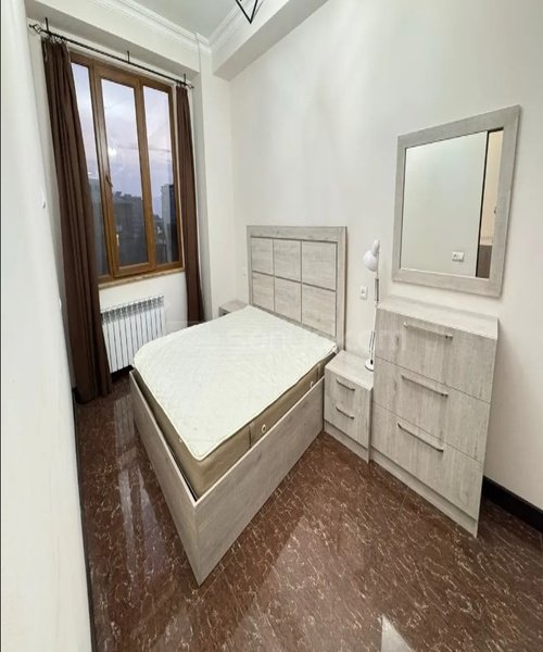 2 Սենյականոց Բնակարան, 46քմ, 3/15 հարկ, Կապիտալ Վերանորոգված, Կահավորված, Արևկող