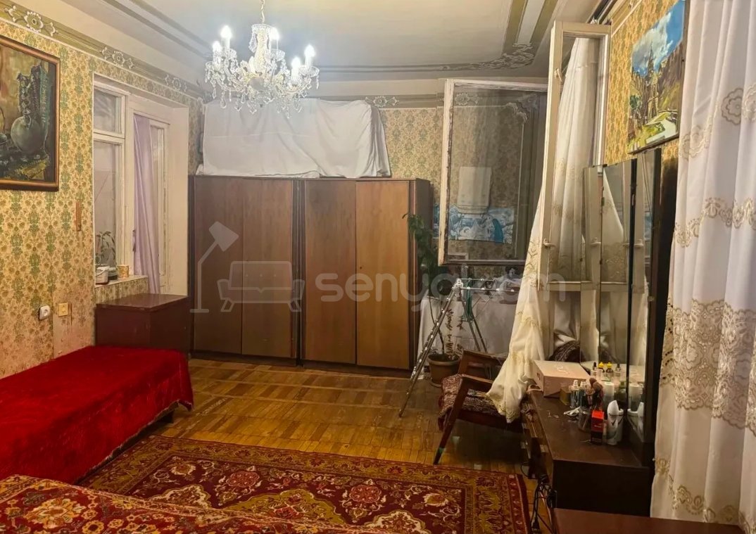 3 Սենյականոց Բնակարան Քարե Շենքում, 100քմ, 2/5 հարկ, Պետական Վիճակում