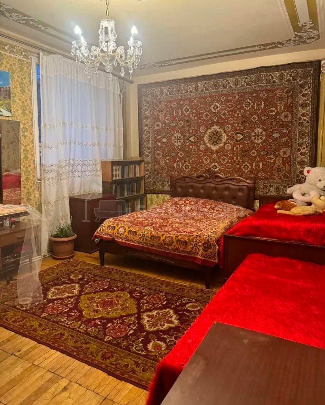 3 Սենյականոց Բնակարան Քարե Շենքում, 100քմ, 2/5 հարկ, Պետական Վիճակում