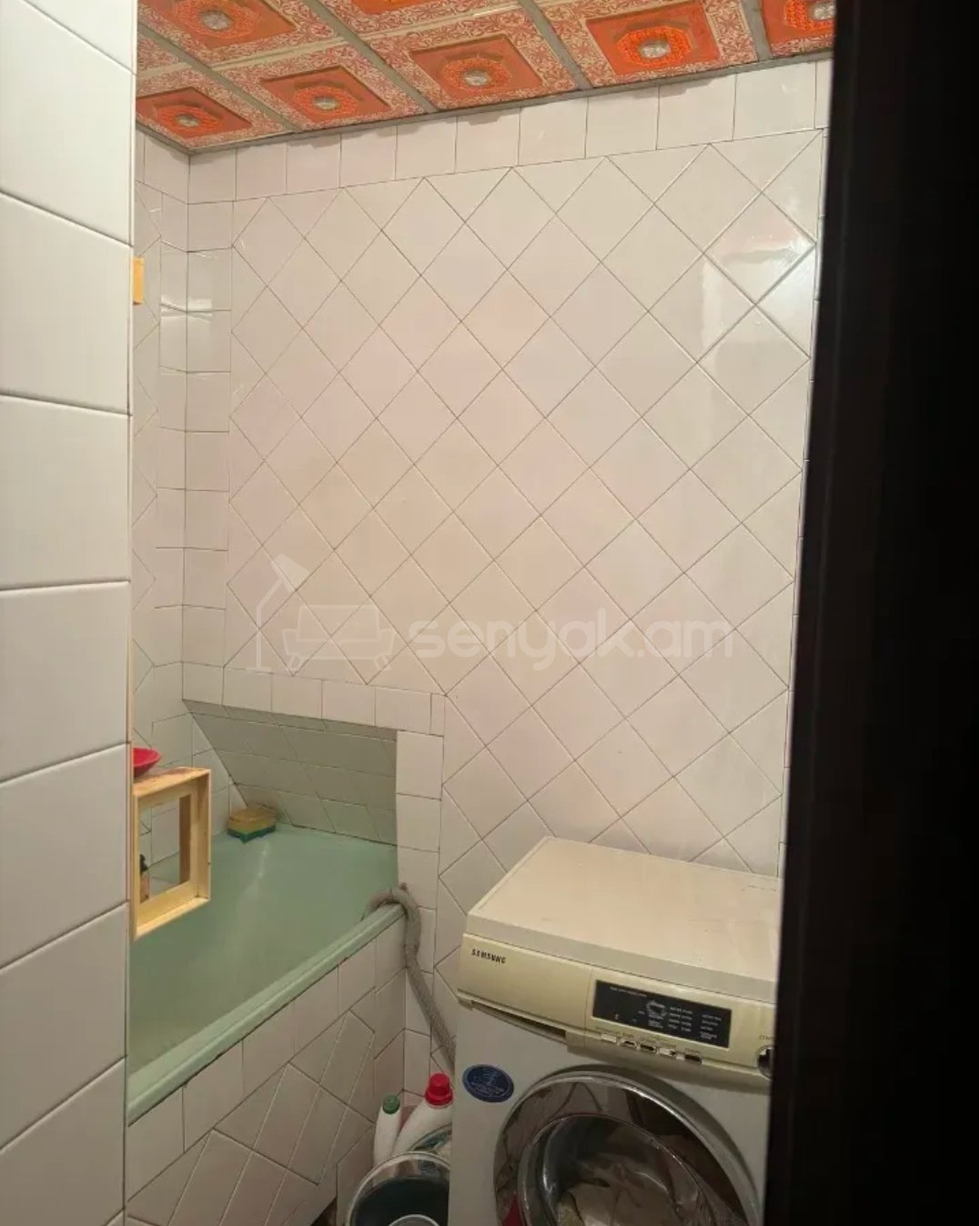 3 Սենյականոց Բնակարան Քարե Շենքում, 100քմ, 2/5 հարկ, Պետական Վիճակում